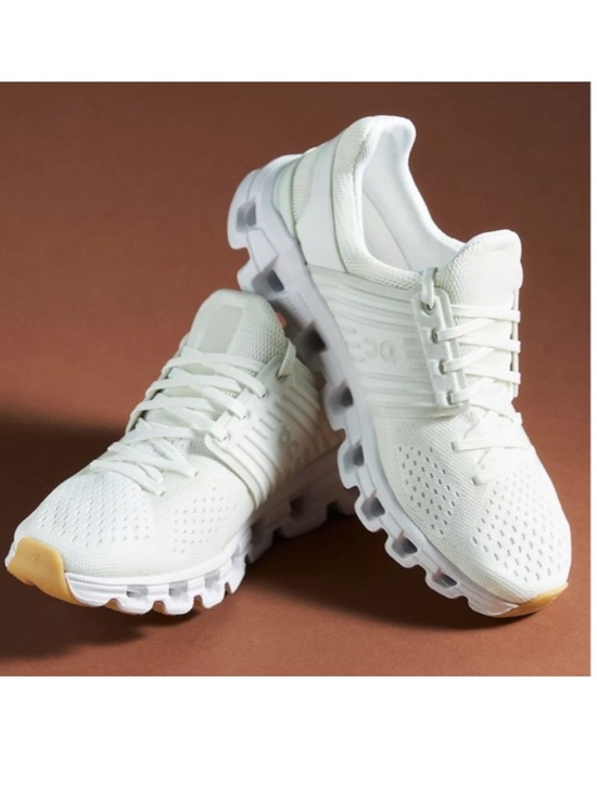 On Running Shoes - On Cloudswift Undyed white 
Sneakers women size 6 gently used